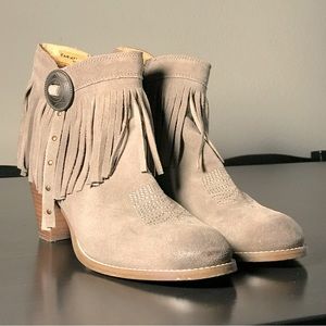 Ariat Unbridled Avery Taupe Suede Bootie